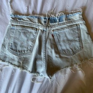 Levi distressed shorts